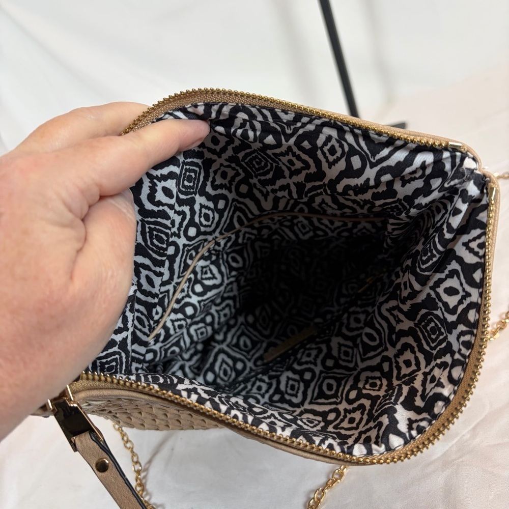 Urban Expressions Vegan Leather Woven Clutch Crossbody Taupe - Picture 6 of 13